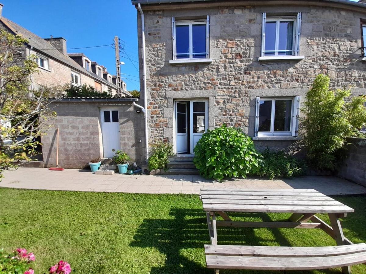Petite Maison De - Esprit De Famille